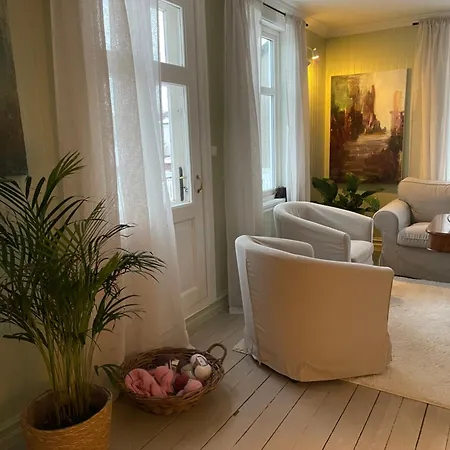 Kunstnerboligen I - Din Kreative Loshavn 民宿